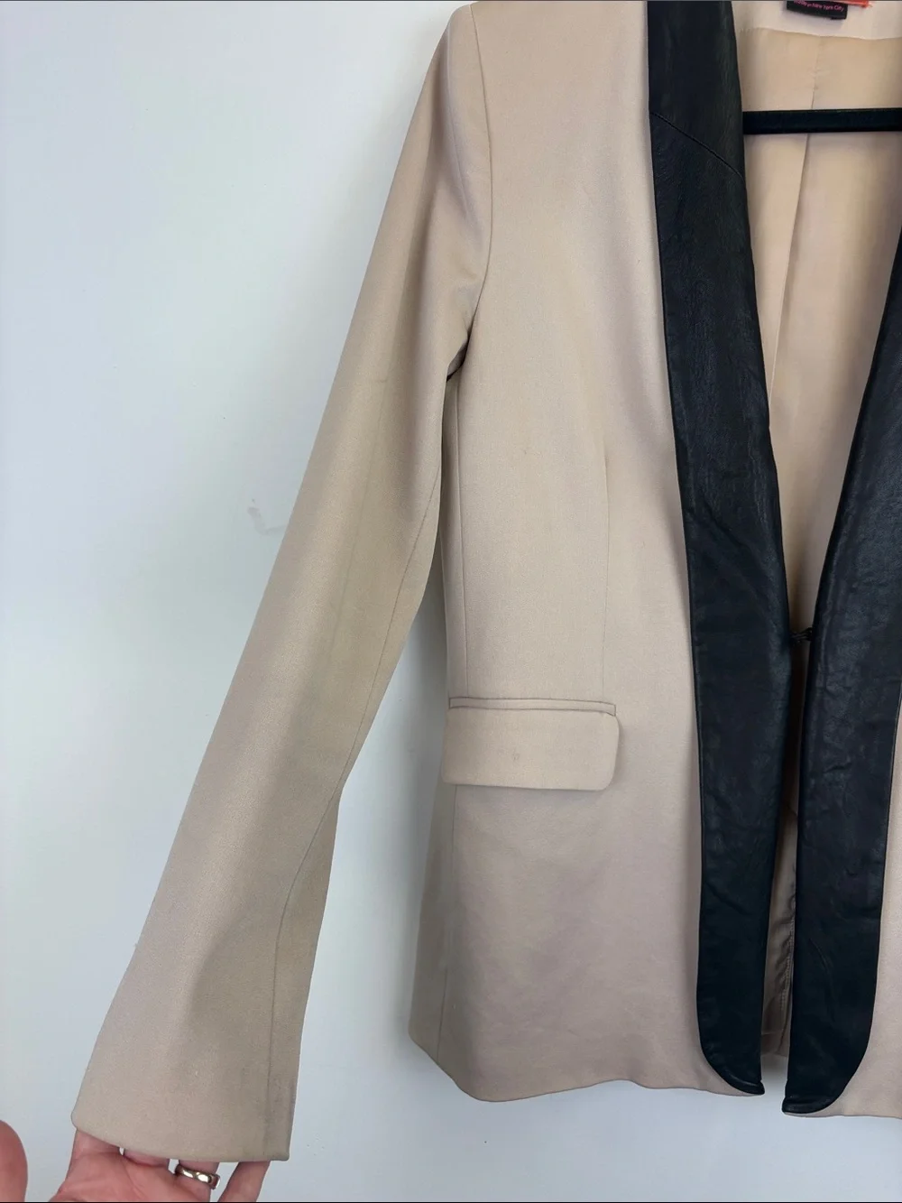Alice And Olivia Jacket Beige With Black Lamb skin Collar Size small